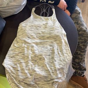 Lululemon size 4